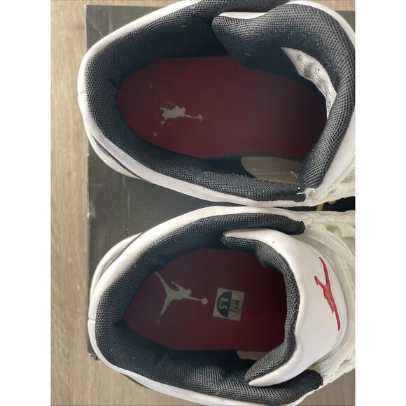 Size 8.5 - Air Jordan Max Aura 2 White Gym Red main image 4